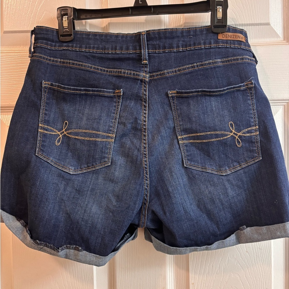 Levi’s - Picture 2 of 3